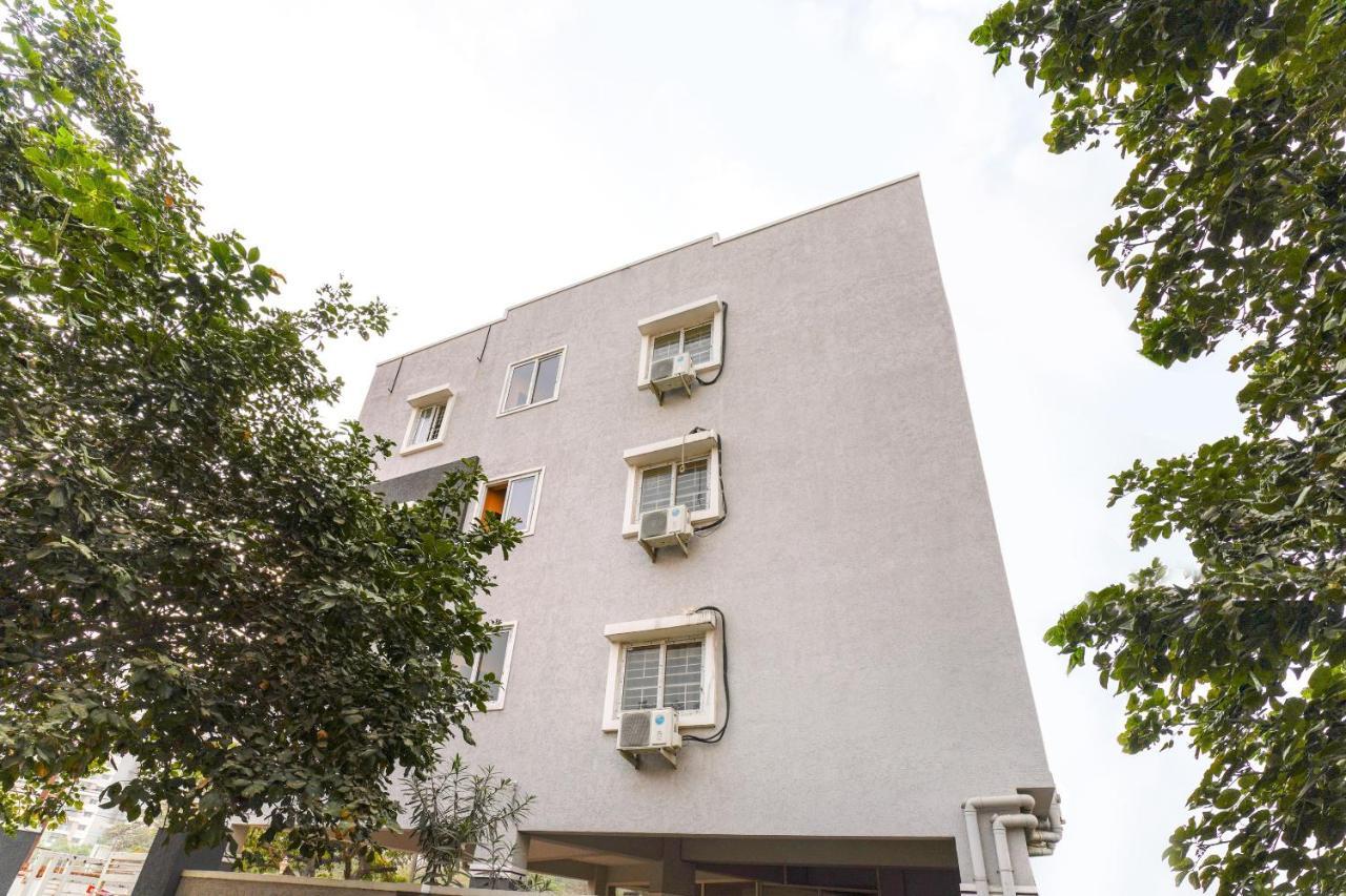 Oyo 70286 Svr Grand Hotel Haidarábád Kültér fotó