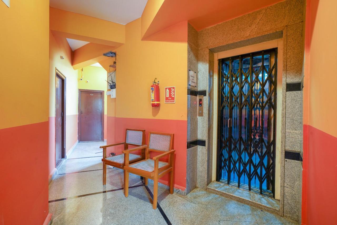 Oyo 70286 Svr Grand Hotel Haidarábád Kültér fotó